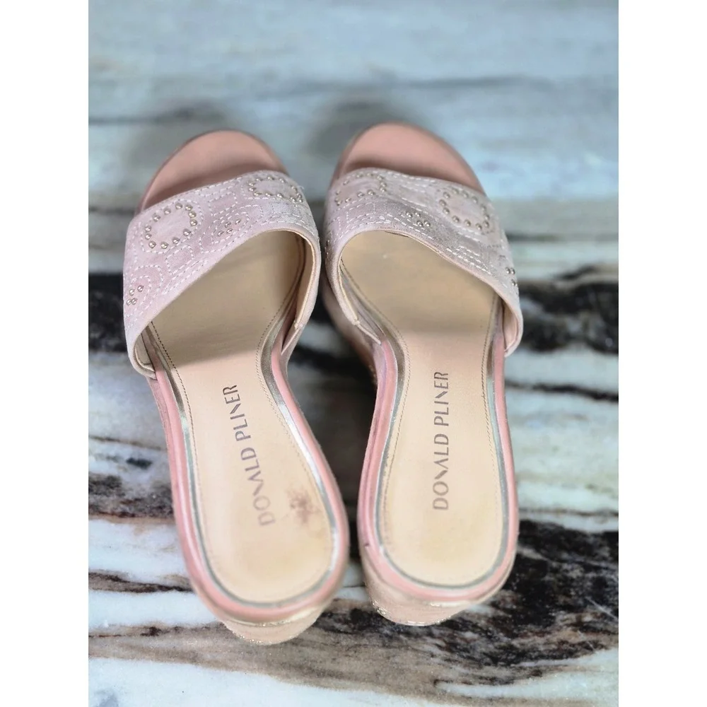 Donald Pliner Indie Blush Pink Suede Studded Wedge Sandals Womens 6M Platform
